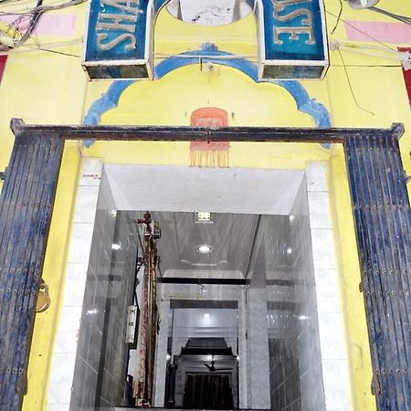 Grg Shanti Guest House Varanasi Near Manikarnika Ghat ภายนอก รูปภาพ
