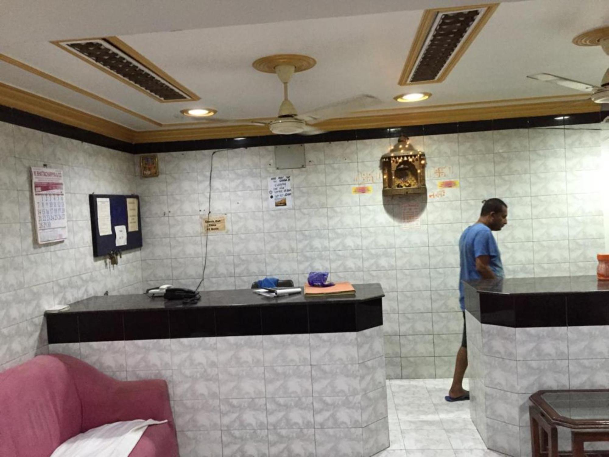 Grg Shanti Guest House Varanasi Near Manikarnika Ghat ภายนอก รูปภาพ