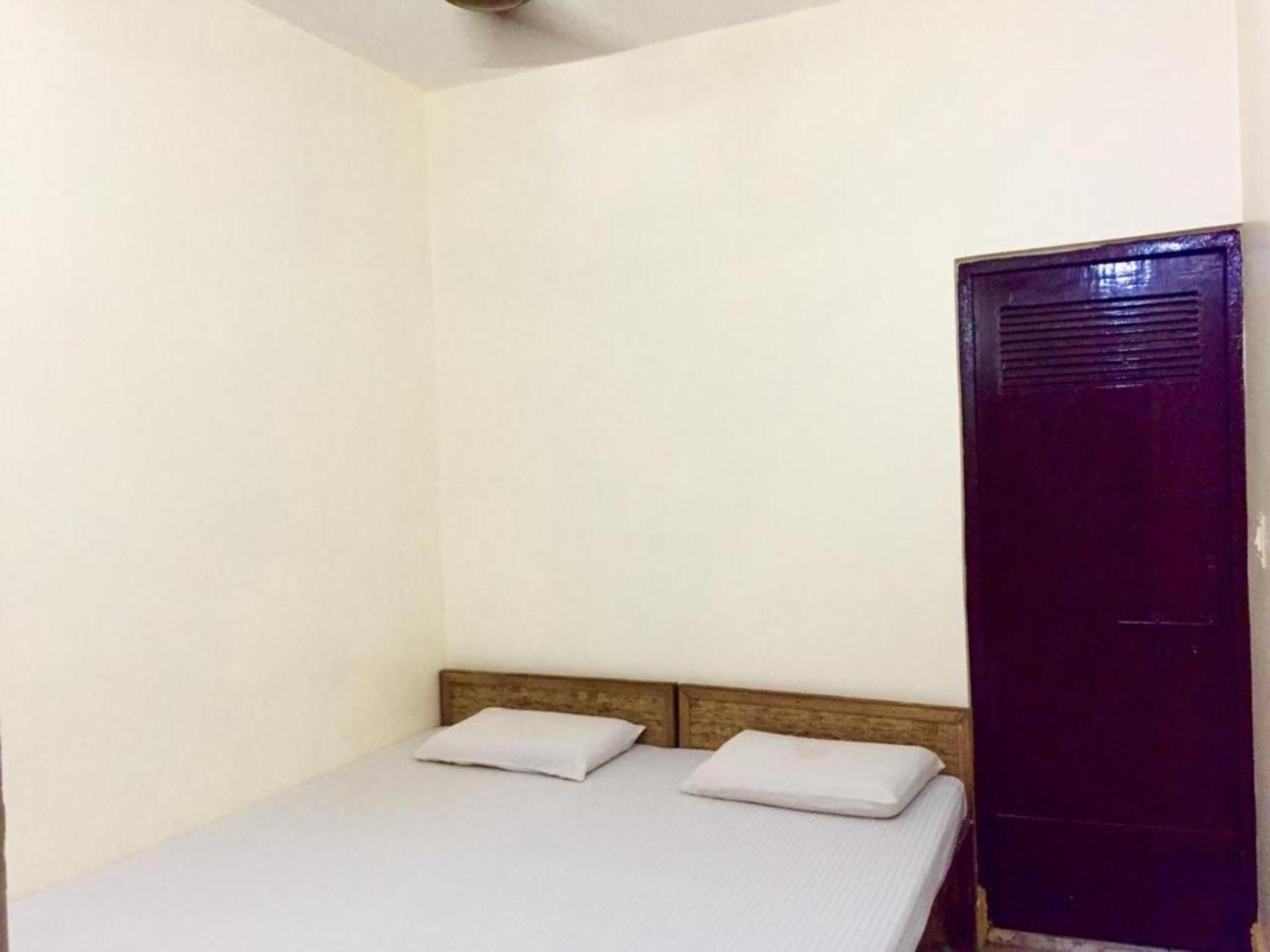 Grg Shanti Guest House Varanasi Near Manikarnika Ghat ภายนอก รูปภาพ