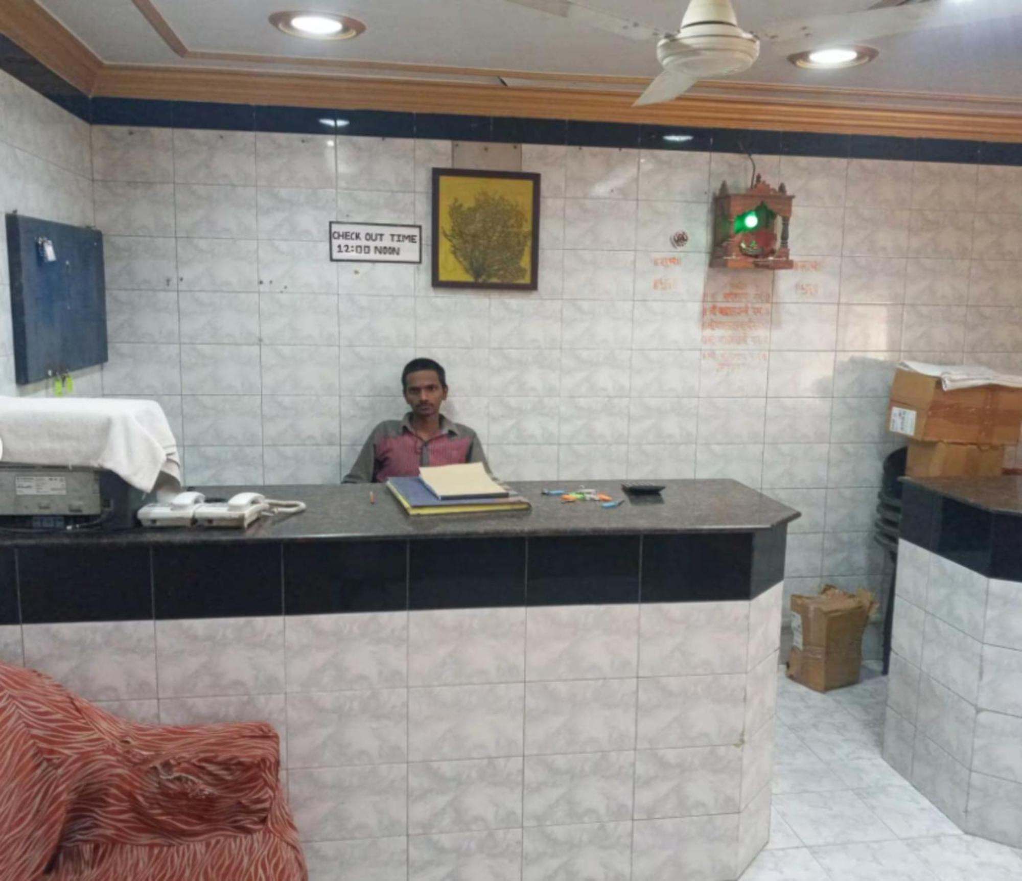 Grg Shanti Guest House Varanasi Near Manikarnika Ghat ภายนอก รูปภาพ