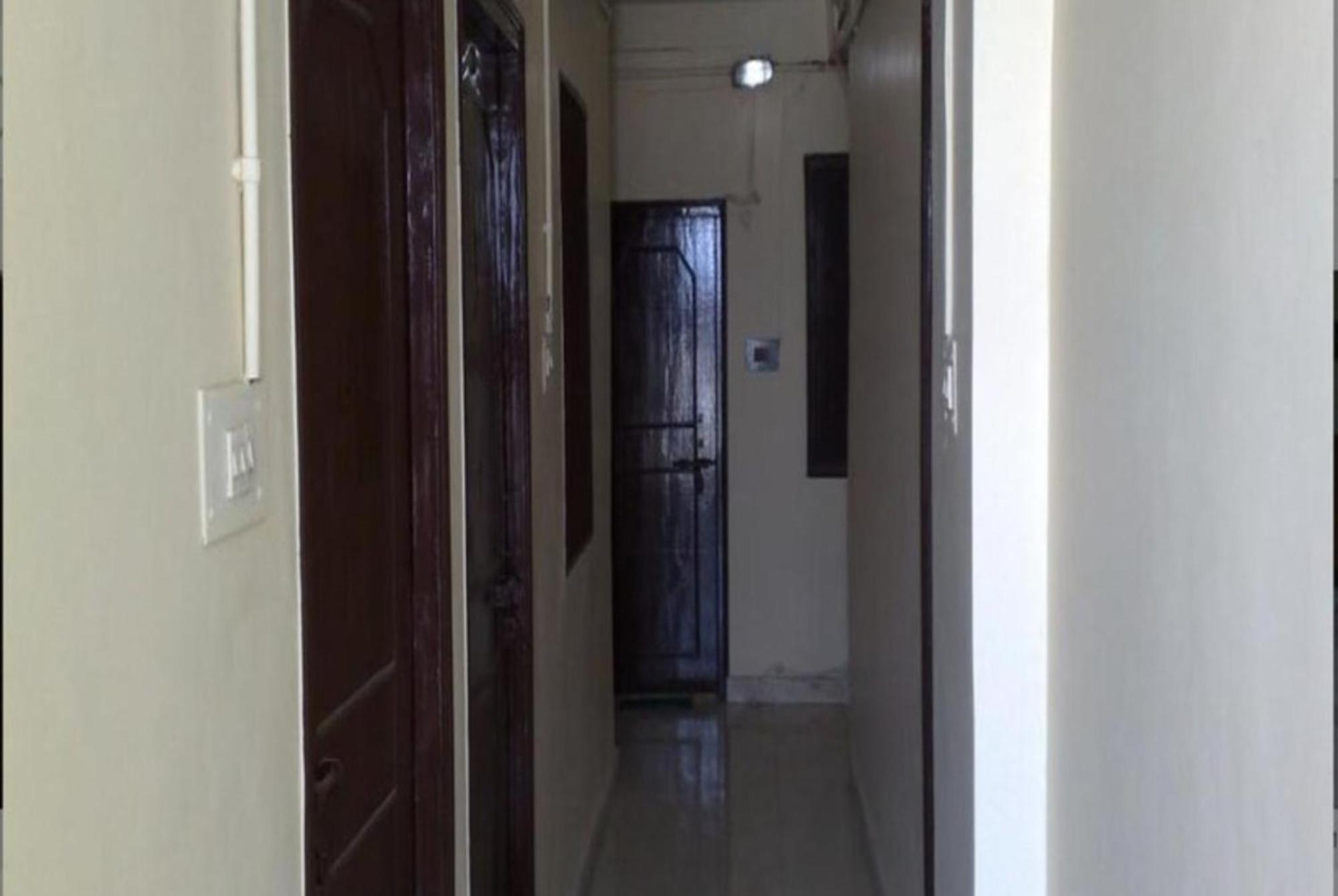 Grg Shanti Guest House Varanasi Near Manikarnika Ghat ภายนอก รูปภาพ