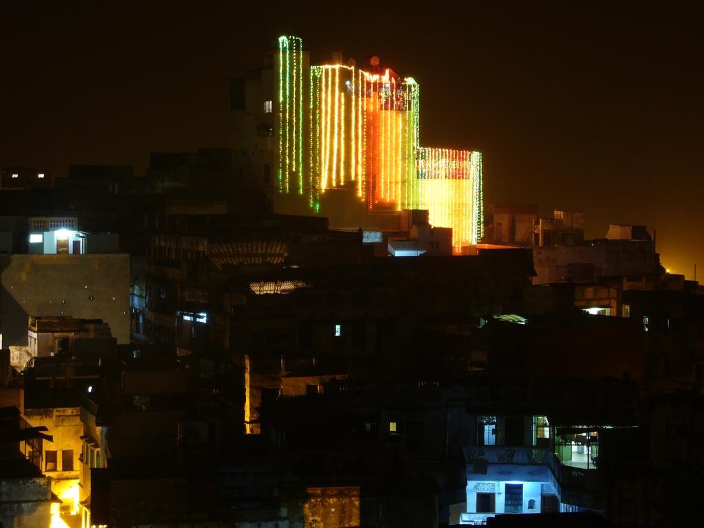 Grg Shanti Guest House Varanasi Near Manikarnika Ghat ภายนอก รูปภาพ