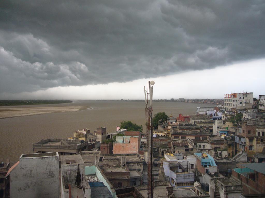 Grg Shanti Guest House Varanasi Near Manikarnika Ghat ภายนอก รูปภาพ