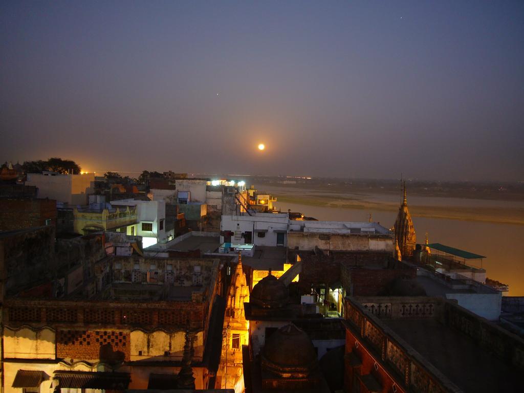 Grg Shanti Guest House Varanasi Near Manikarnika Ghat ภายนอก รูปภาพ