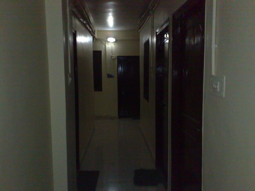 Grg Shanti Guest House Varanasi Near Manikarnika Ghat ภายนอก รูปภาพ