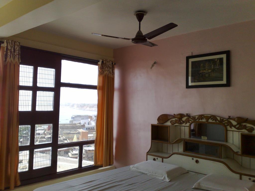 Grg Shanti Guest House Varanasi Near Manikarnika Ghat ห้อง รูปภาพ