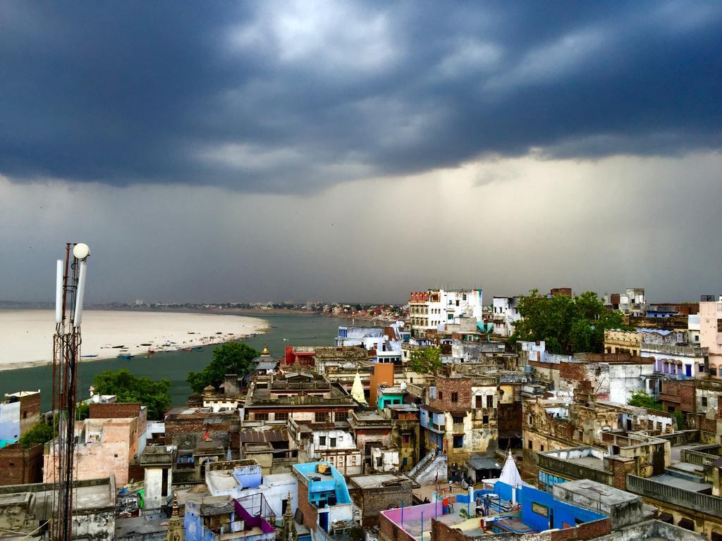 Grg Shanti Guest House Varanasi Near Manikarnika Ghat ภายนอก รูปภาพ
