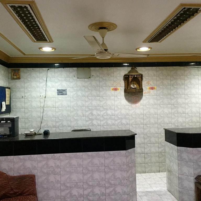 Grg Shanti Guest House Varanasi Near Manikarnika Ghat ภายนอก รูปภาพ