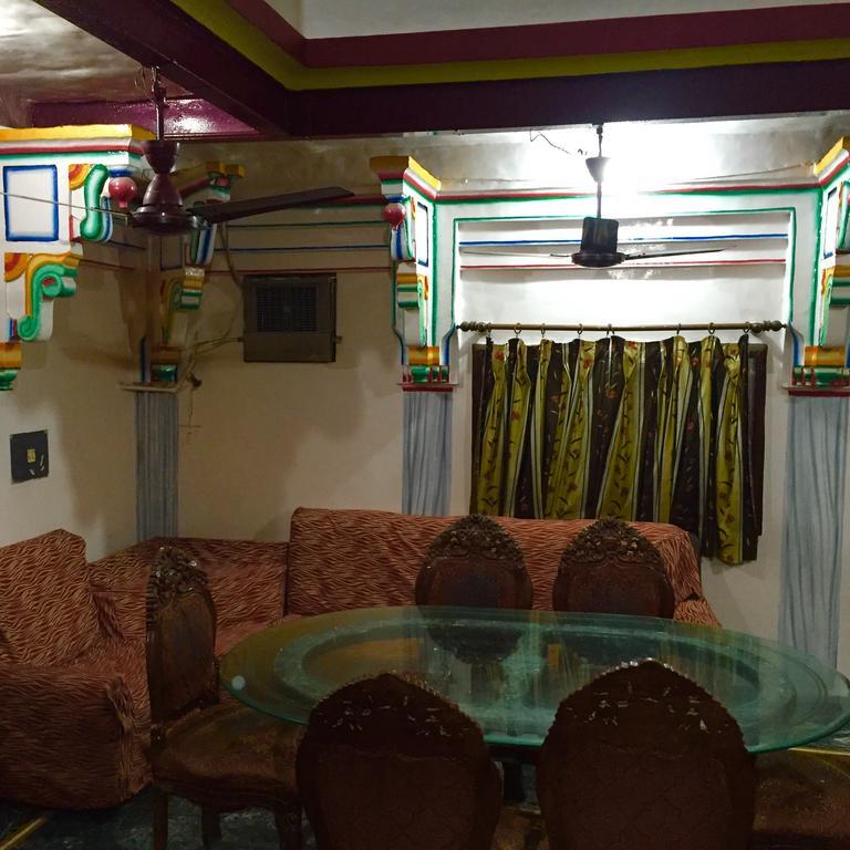 Grg Shanti Guest House Varanasi Near Manikarnika Ghat ภายนอก รูปภาพ