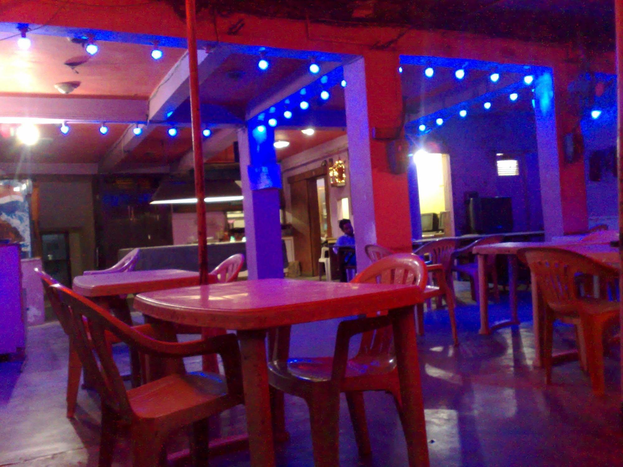 Grg Shanti Guest House Varanasi Near Manikarnika Ghat ภายนอก รูปภาพ